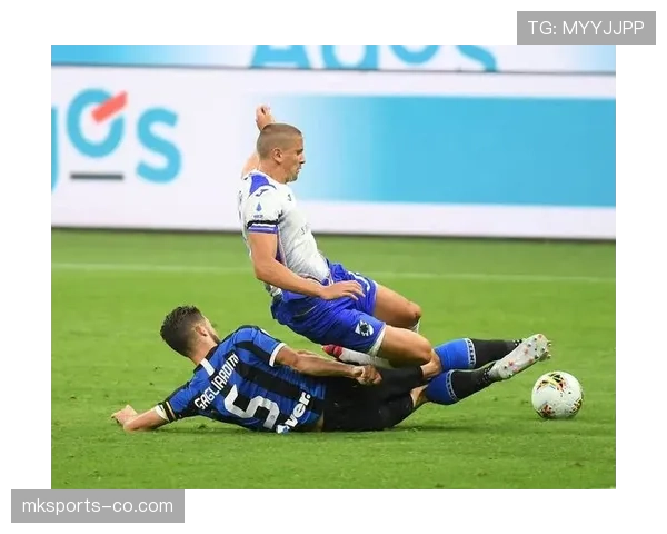 铲球规则详解：合法判罚条件与犯规界限解析